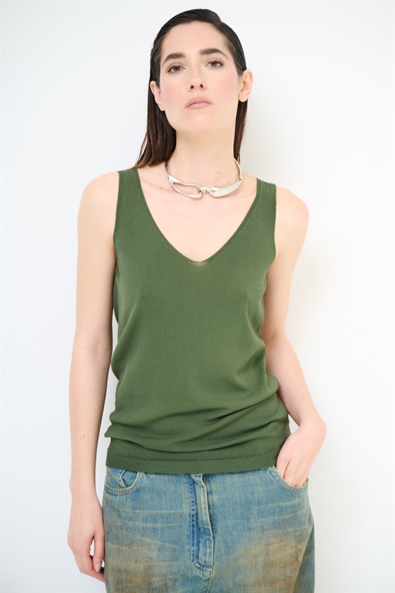 CANOTTA DOPPIO V IN VISCOSA VERDE MILITARE