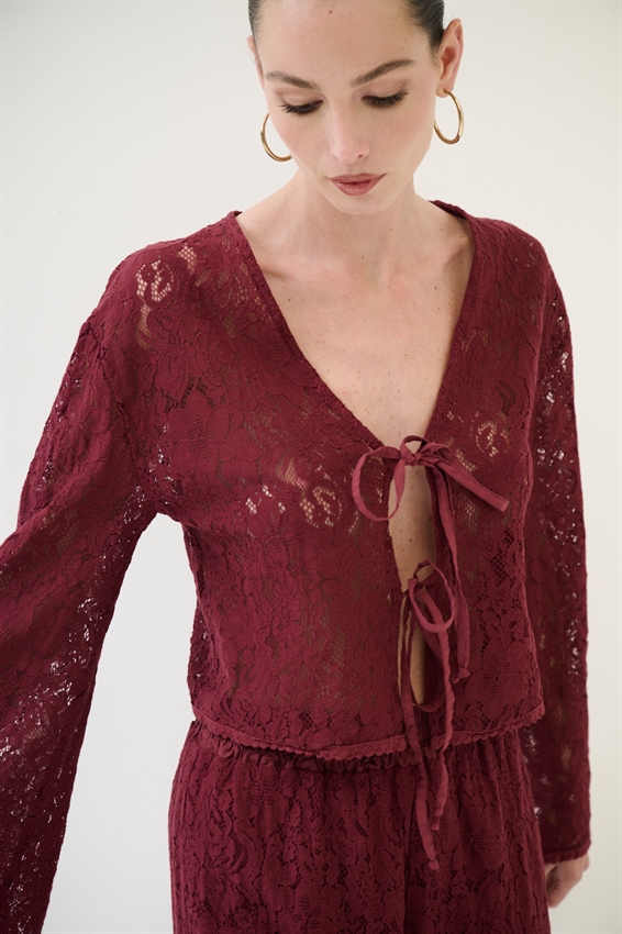 BLUSA CON LACCINI IN PIZZO