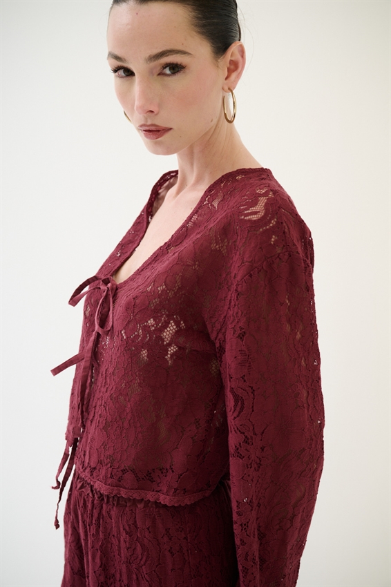 BLUSA CON LACCINI IN PIZZO