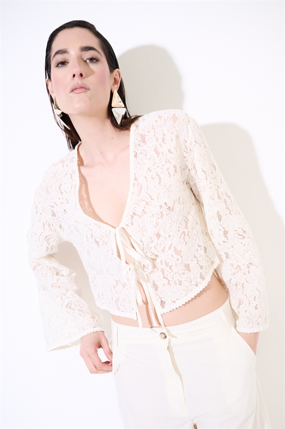 BLUSA CON LACCINI IN PIZZO