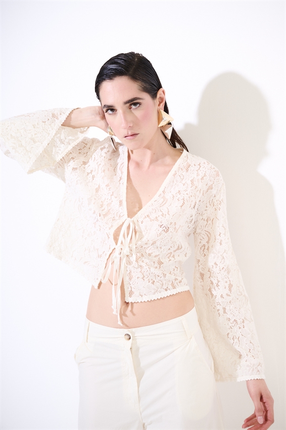 BLUSA CON LACCINI IN PIZZO BURRO
