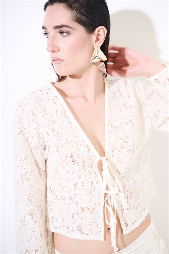 BLUSA CON LACCINI IN PIZZO BURRO