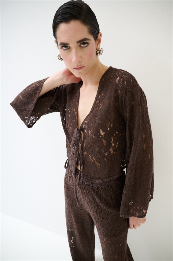 BLUSA CON LACCINI IN PIZZO MORO