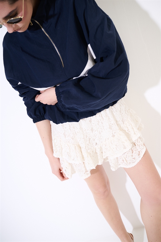 MINIGONNA IN PIZZO CON DOPPIA BALZA BURRO