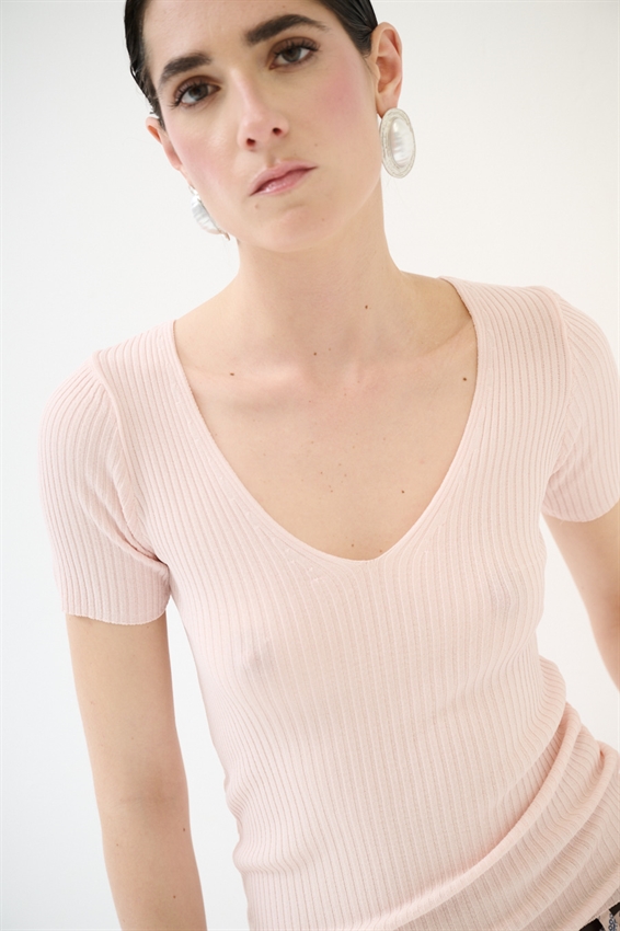 MAGLIA SCOLLO V A COSTINE E MEZZA MANICA ROSA