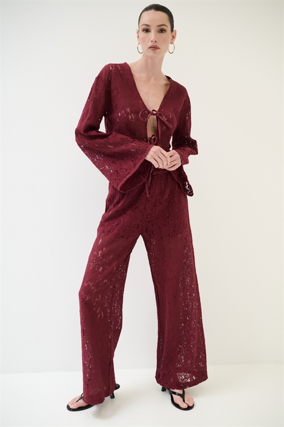 PANTALONE IN PIZZO CON FODERA MUSSOLA