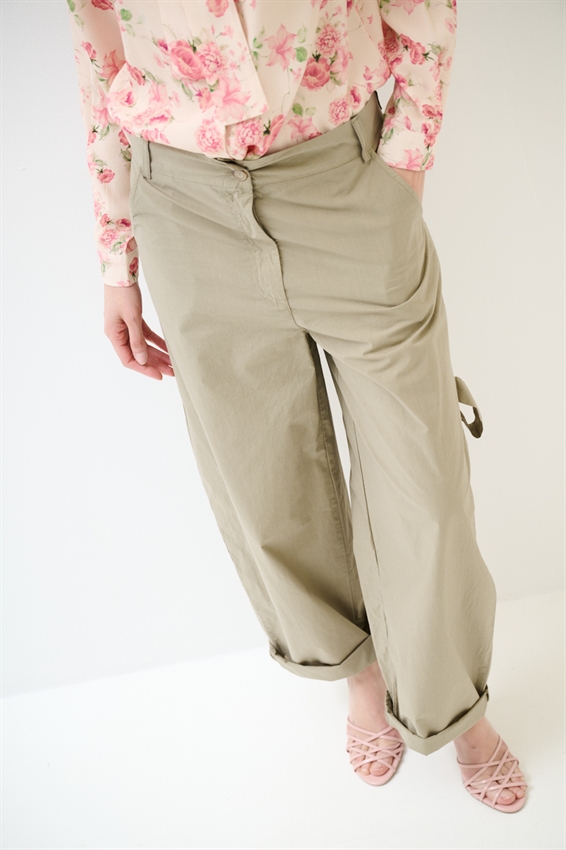 PANTALONE IN TELA CON TASCONI DIETRO E LACCIO