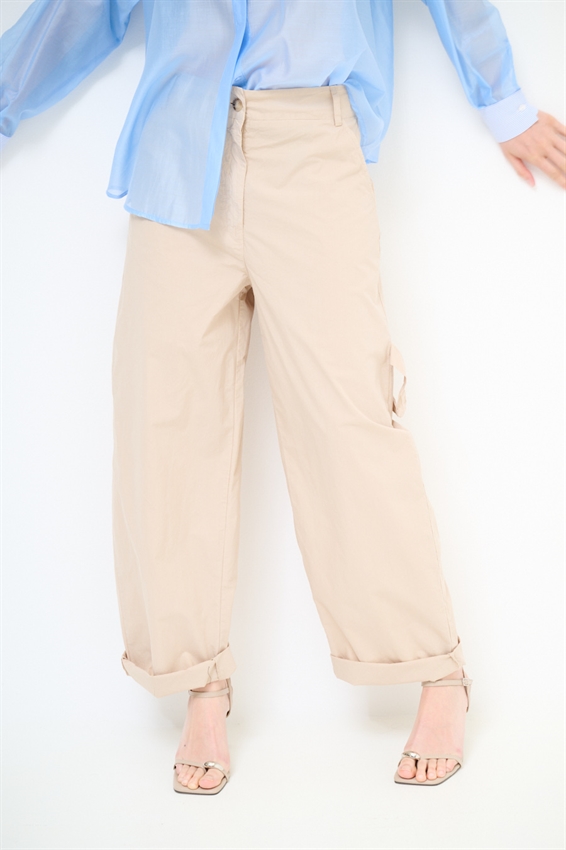 PANTALONE IN TELA CON TASCONI DIETRO E LACCIO