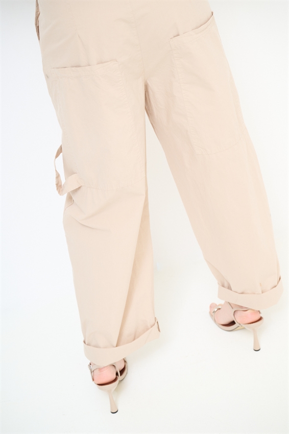 PANTALONE IN TELA CON TASCONI DIETRO E LACCIO