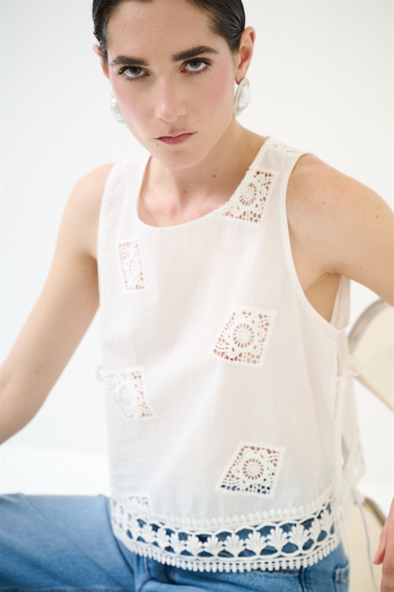 TOP IN PIZZO IN COTONE