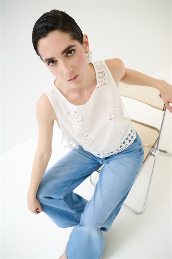 TOP IN PIZZO IN COTONE