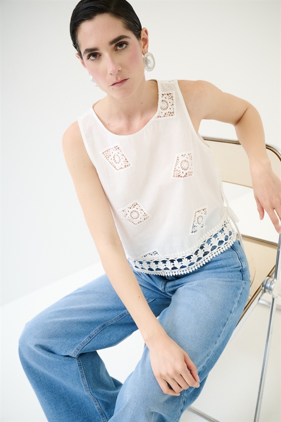 TOP IN PIZZO IN COTONE