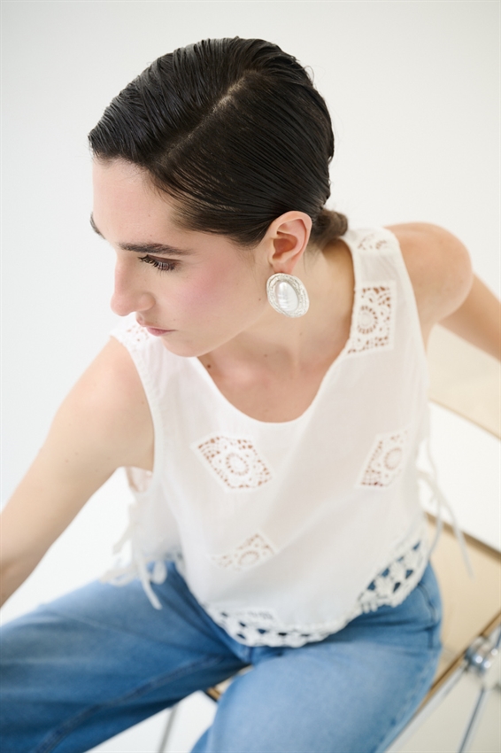 TOP IN PIZZO IN COTONE BIANCO