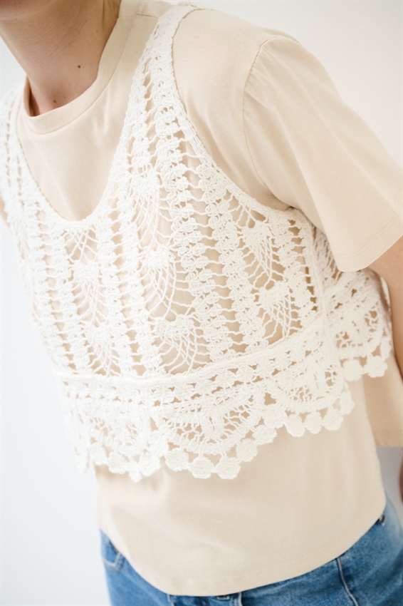 T-SHIRT OVER CON TOP MACRAME BEIGE