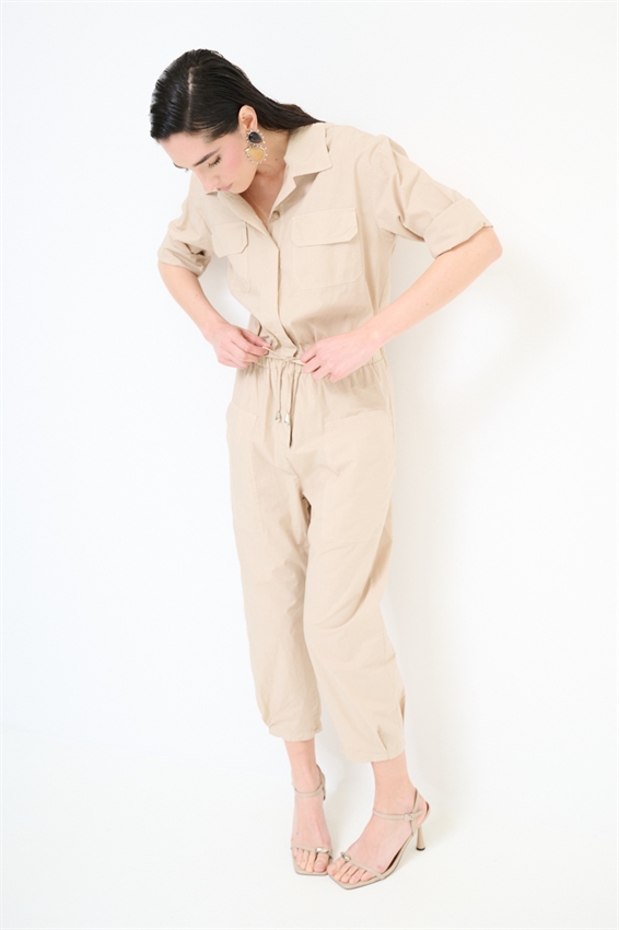 TUTA INTERA CON TASCHE IN TELA