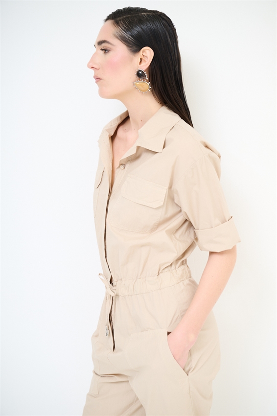 TUTA INTERA CON TASCHE IN TELA