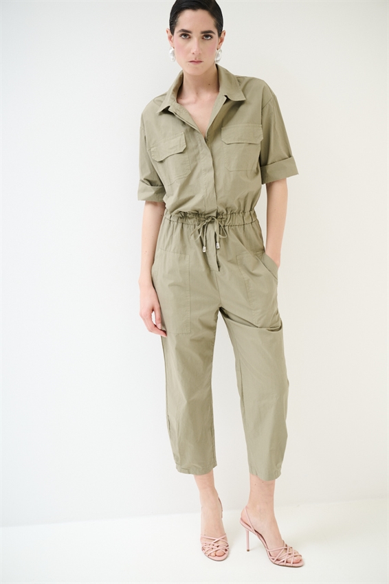 TUTA INTERA CON TASCHE IN TELA VERDE MILITARE