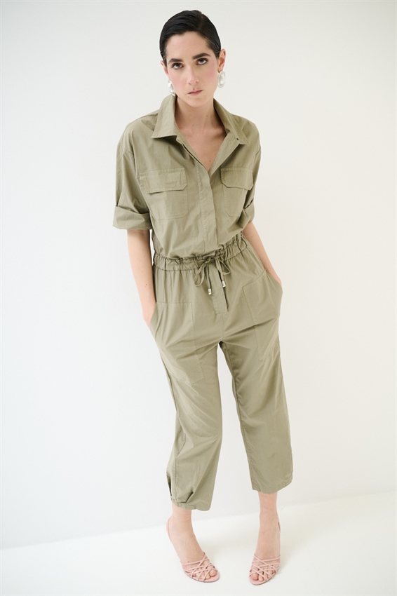 TUTA INTERA CON TASCHE IN TELA VERDE MILITARE