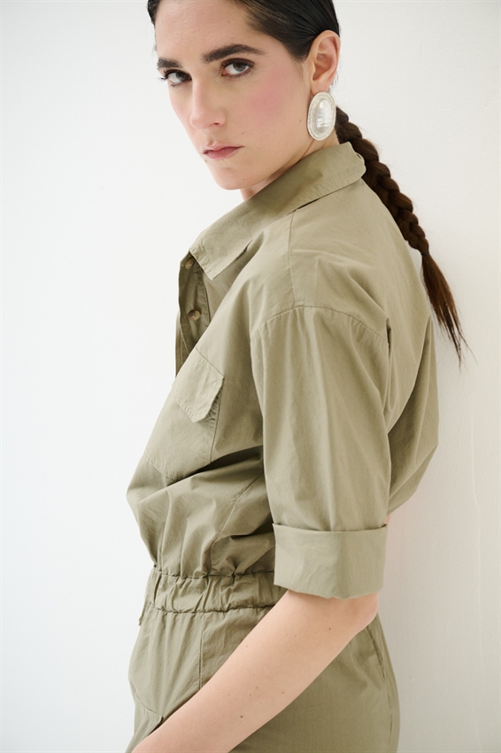 TUTA INTERA CON TASCHE IN TELA VERDE MILITARE