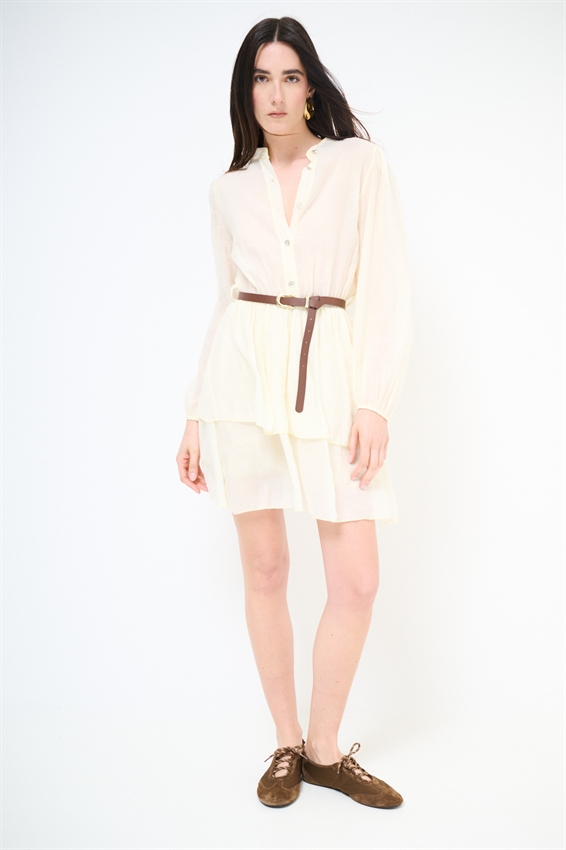 ABITO CORTO CON BALZA E CINTURA