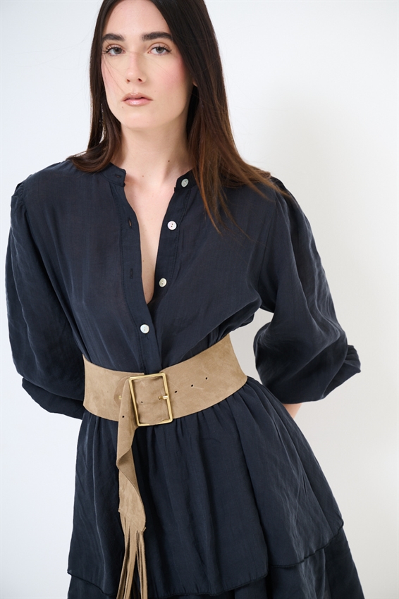 ABITO CORTO CON BALZA E CINTURA