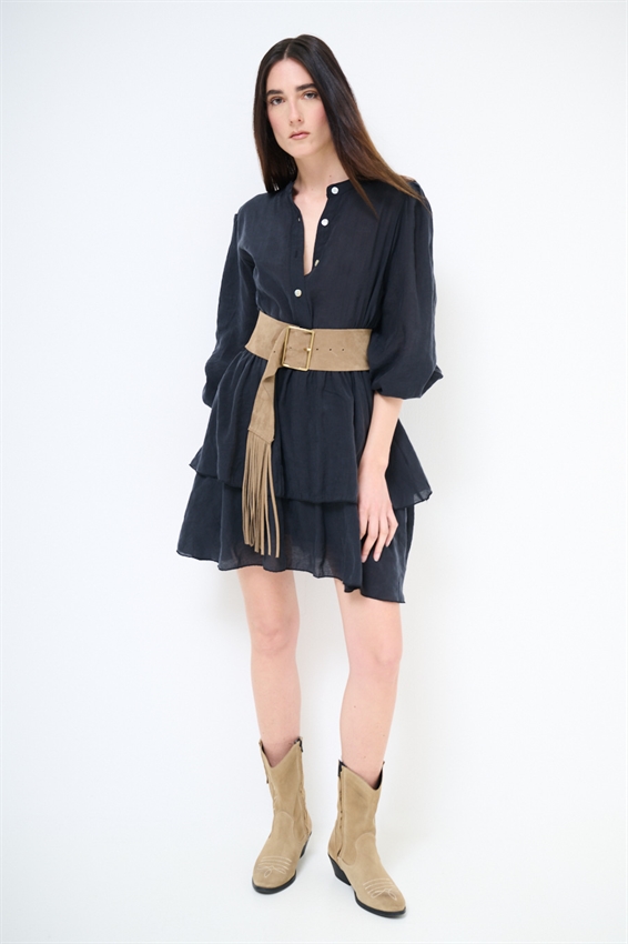 ABITO CORTO CON BALZA E CINTURA