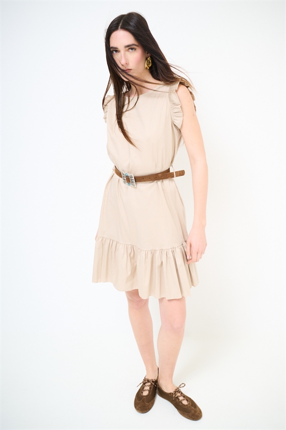 ABITO CORTO CON BALZA SUL FONDO