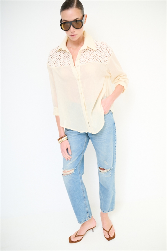 CAMICIA OVER IN MUSSOLA CON MACRAME DAVANTI