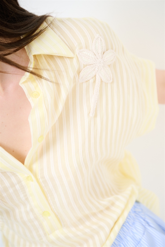 CAMICIA IN TENCEL A RIGHE CON MANICA CORTA