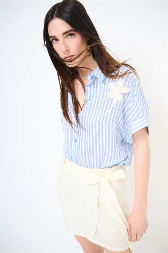 CAMICIA IN TENCEL A RIGHE CON MANICA CORTA