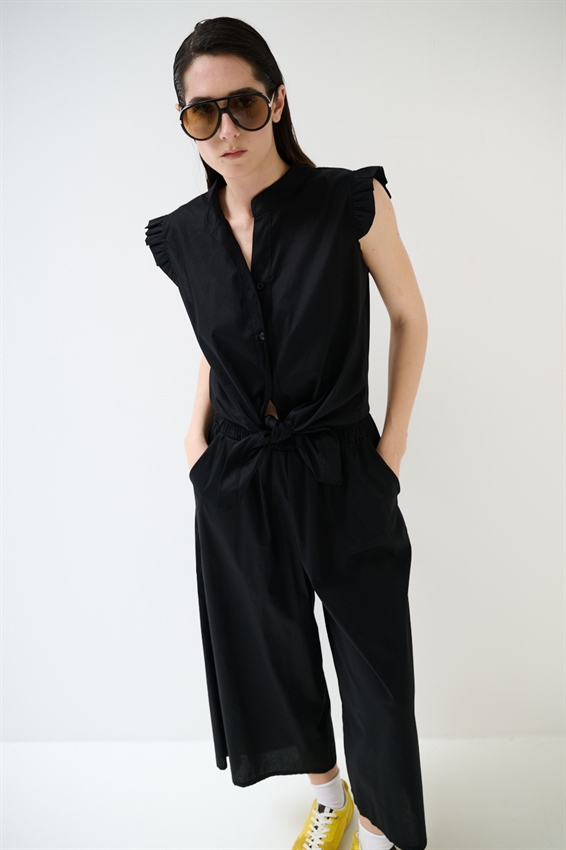 CAMICIA SMANICATA CON NODO IN POPELINE NERO