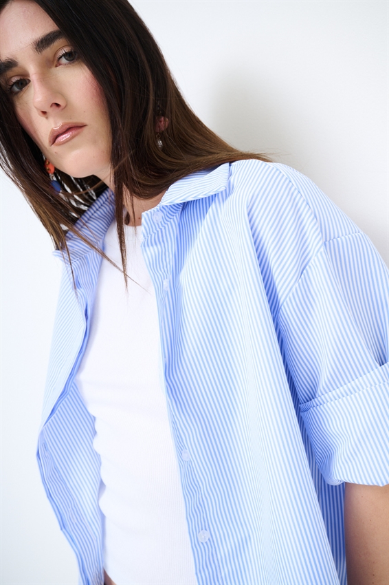 CAMICIA OVERSIZE A RIGHE CELESTE