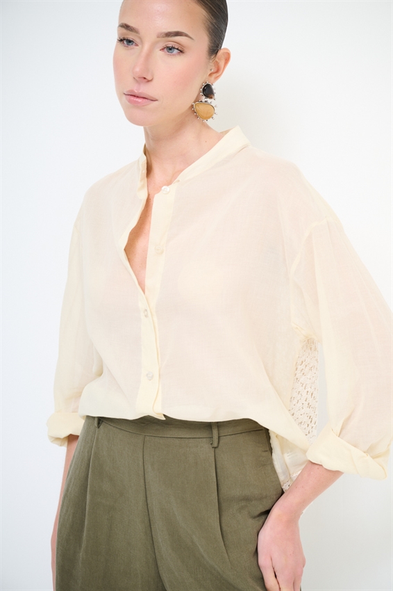 CASACCA COREANA IN MUSSOLA CON MACRAME DIETRO