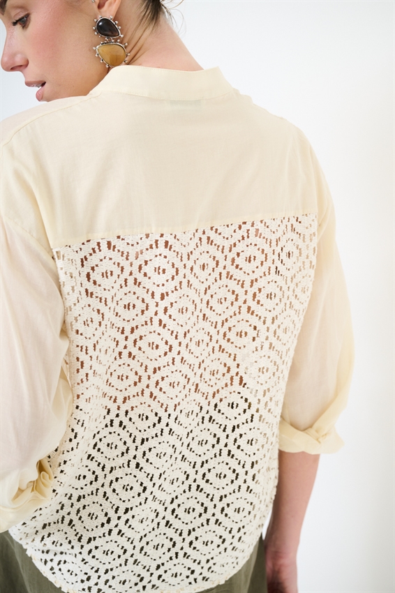 CASACCA COREANA IN MUSSOLA CON MACRAME DIETRO