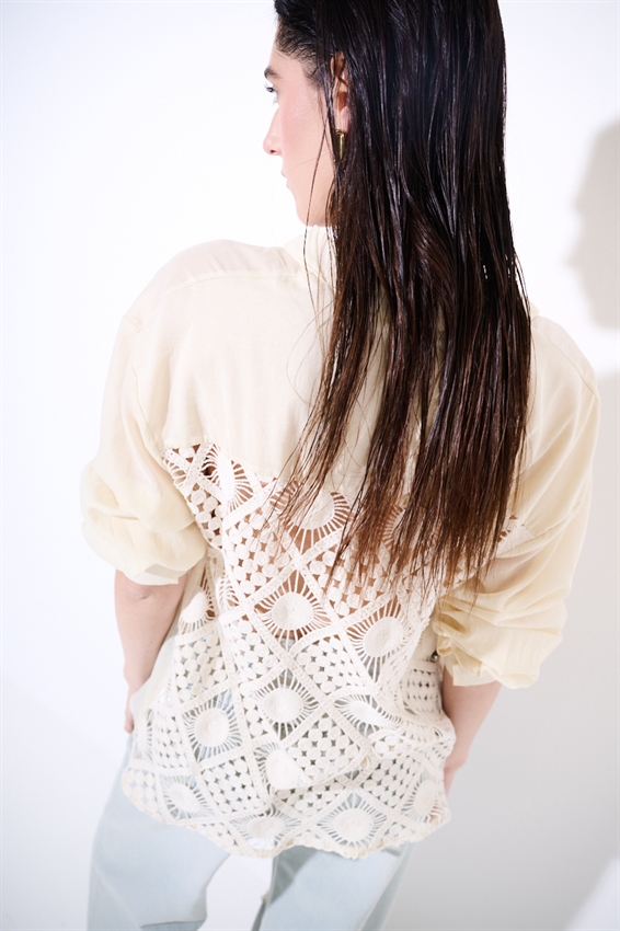 CASACCA COREANA IN MUSSOLA CON MACRAME DIETRO