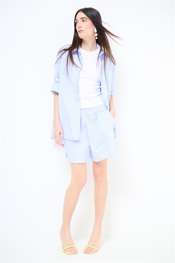 SHORTS A RIGHE IN POPELINE