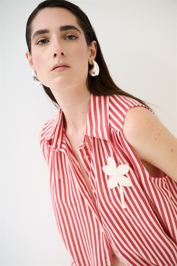 TOP IN TENCEL A RIGHE ROSSO