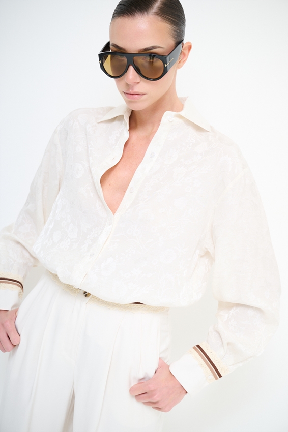 CAMICIA CON PASSAMANERIA SUI POLSINI