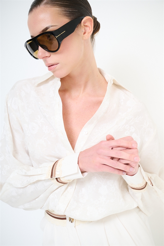 CAMICIA CON PASSAMANERIA SUI POLSINI