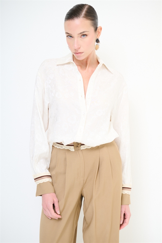 CAMICIA CON PASSAMANERIA SUI POLSINI