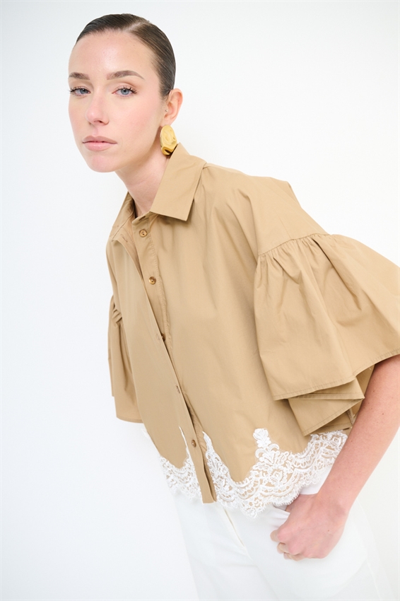 CAMICIA IN TELA PARACADUTE CON PIZZO CAMMELLO