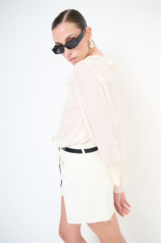 BLUSA CON VOLANT E LACCINO BURRO