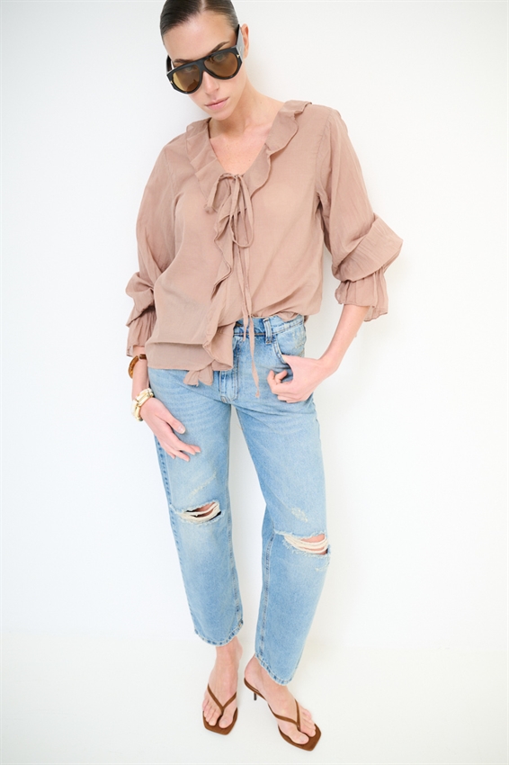 BLUSA CON VOLANT E LACCINO TERRA