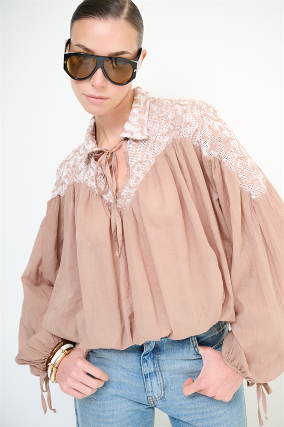 BLUSA INSERTO MACRAME