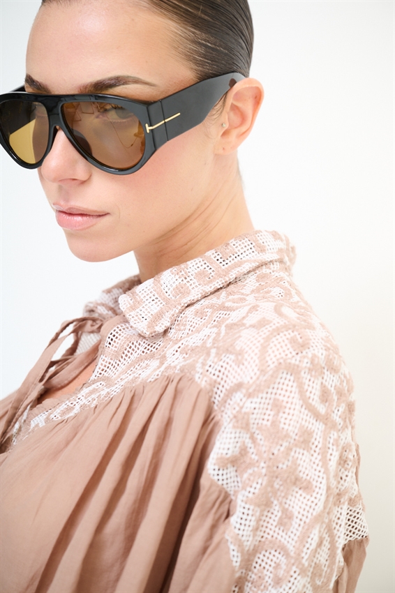 BLUSA INSERTO MACRAME