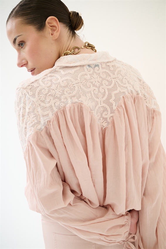 BLUSA INSERTO MACRAME