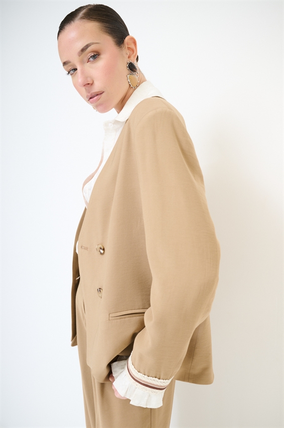 GIACCA DOPPIOPETTO PASSAMANERIA SU POLSINI