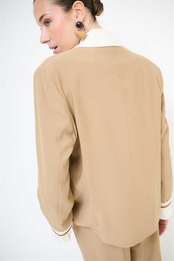 GIACCA DOPPIOPETTO PASSAMANERIA SU POLSINI