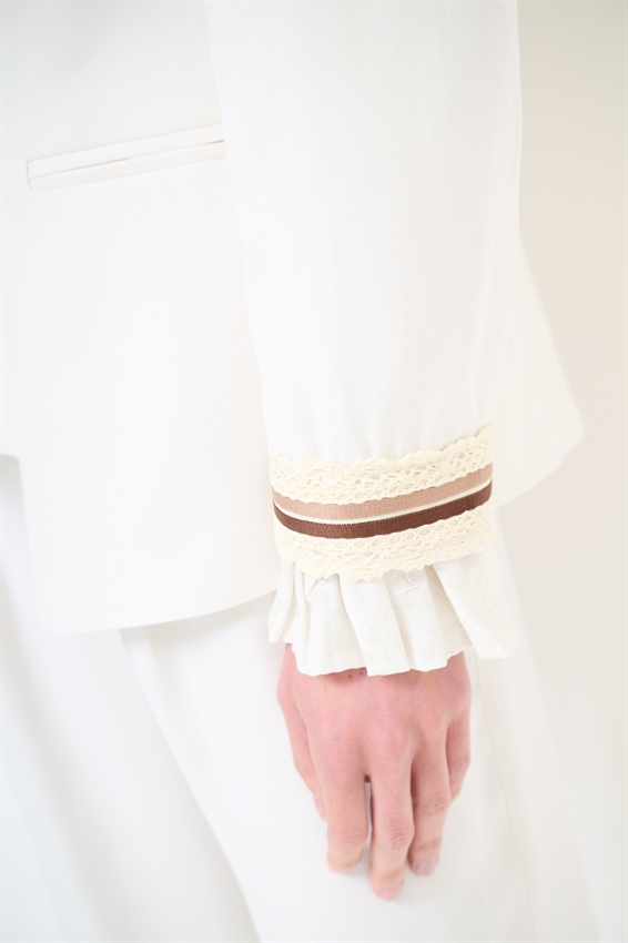 GIACCA DOPPIOPETTO PASSAMANERIA SU POLSINI BURRO