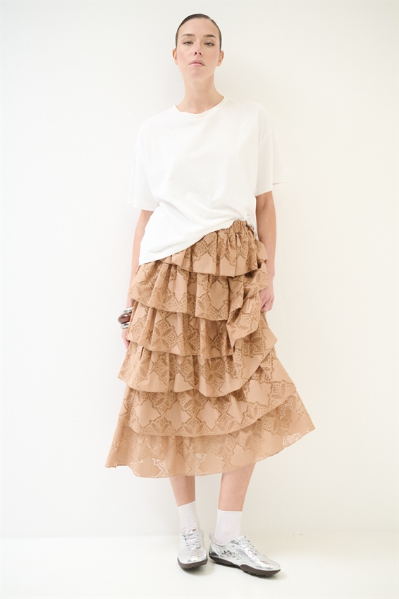 GONNA LUNGA A BALZE CON RICAMO CAMMELLO